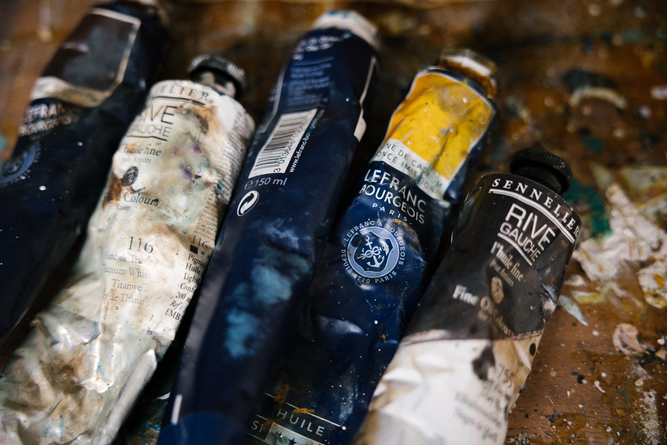 Contact illustration